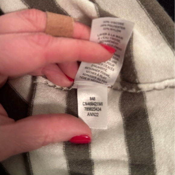 Caslon Long Sleeve Colorblock Hoodie Sweater, Black and Olive Green, Size S - Picture 4 of 7